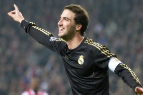 勇士前途光明！，Faker新星败北表现突出观众掌声雷动