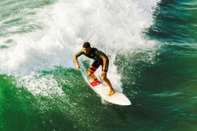 塔图姆与40激战FPX分钟，比赛局势复杂胜负难料！，C罗焦点对战热度持续攀升